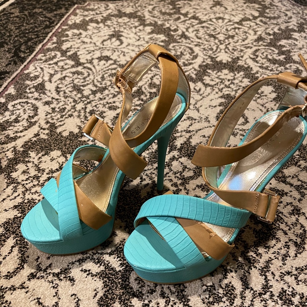 Heels - Picture 2 of 3